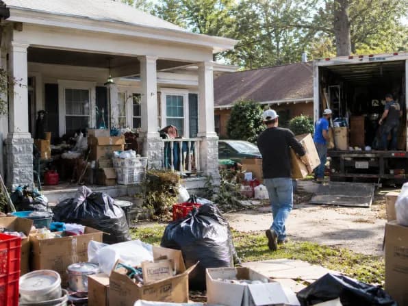 Hoarder house cash sale Tuscaloosa AL Sell hoarder house as-is to local cash buyer in Tuscaloosa Alabama